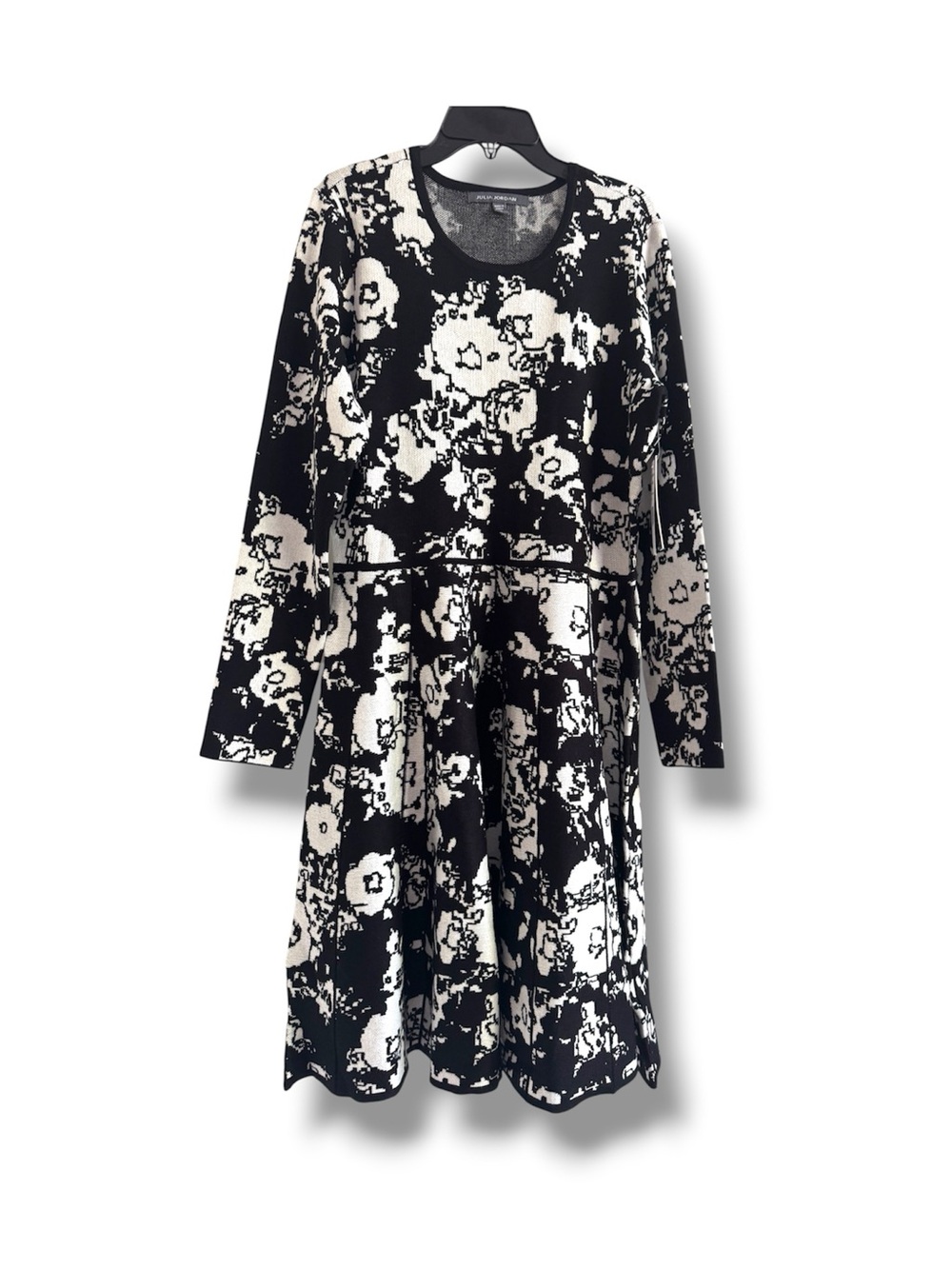 Julia Jordan Jacquard Black & White Floral Long-Sleeve Fit-and-Flare Dress